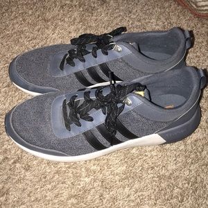 Adidas men’s tennis shoes